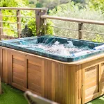 Provencal Piscine Et בית כפרי *